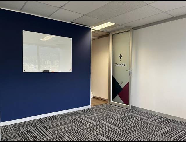 BUSINESS PROPERTY TO RENT IN CLAREMONT
